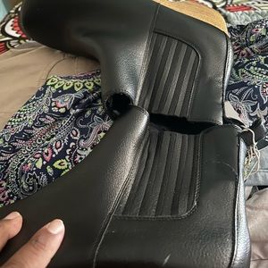 Women black boots are new with tags